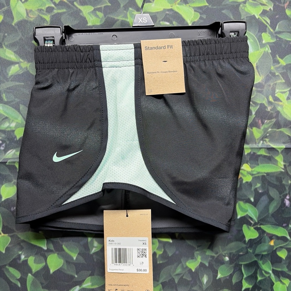 Nike Girls' Dri-FIT Tempo Shorts new with tags running, training size XS